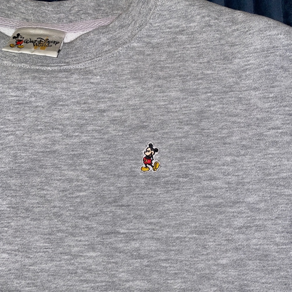 Vintage Disney Mickey Mouse crew neck sweatshirt.Fits like a Small/Medium